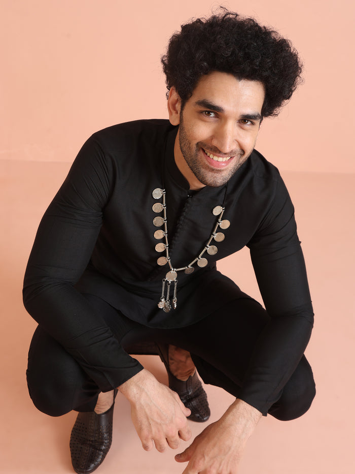 Black Solid Mid Kurta