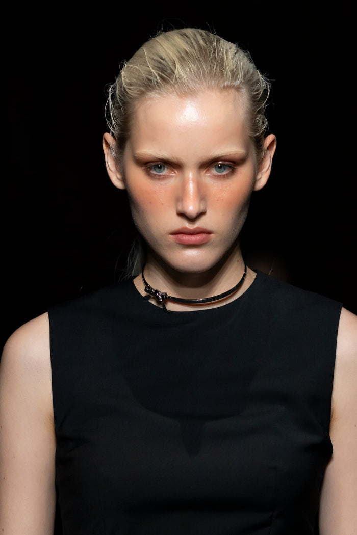 "BOW" CHOKER