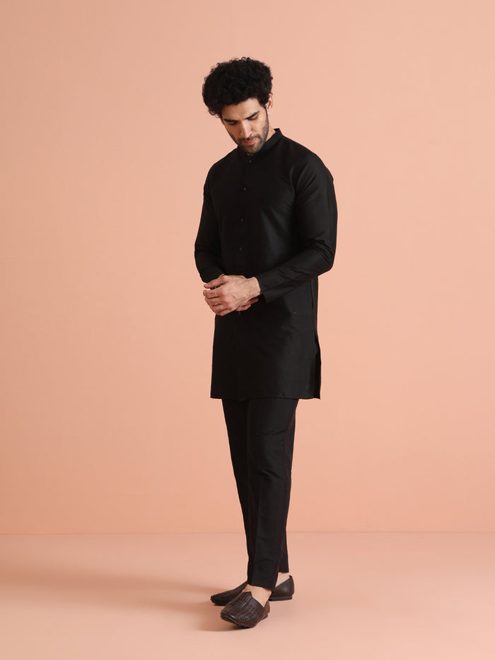 Men Black Regular Fit Solid Kurta